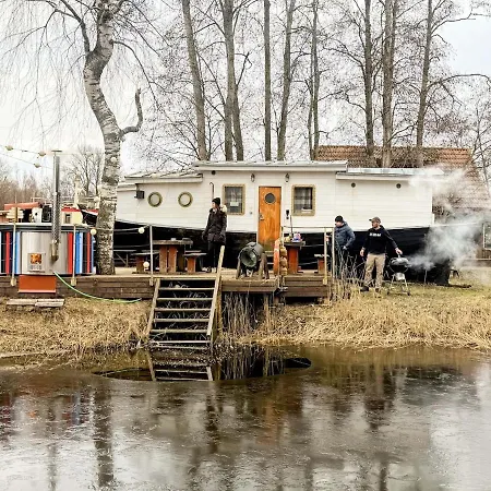 Holiday home Cozy Little House With Sauna On A Fishing Boat *
