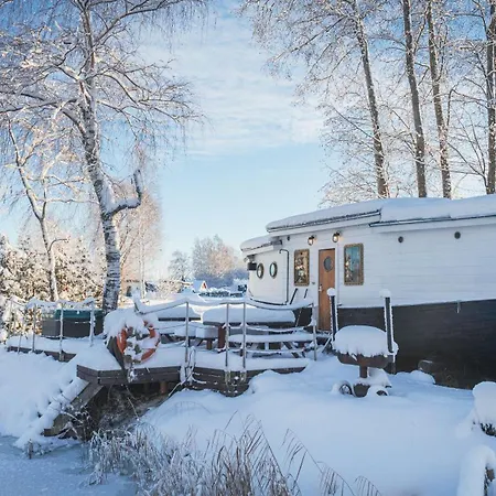 Cozy Little House With Sauna On A Fishing Boat Parnu