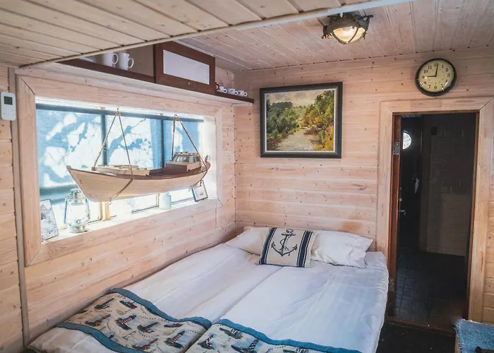 Σπίτι διακοπών Cozy Little House With Sauna On A Fishing Boat Παρνού