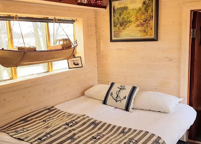 Σπίτι διακοπών Cozy Little House With Sauna On A Fishing Boat Παρνού